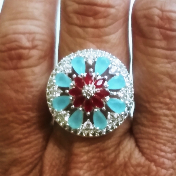 Incredible ring! - Picture 3 of 3